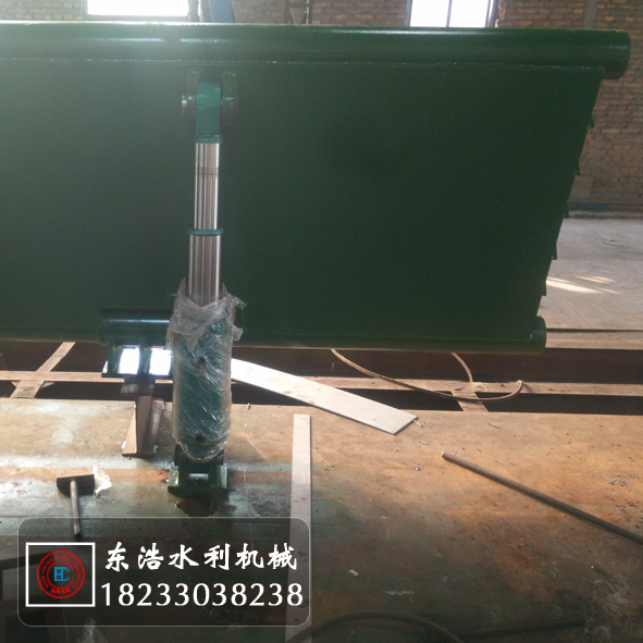 液壓翻板閘門(mén) 試機(jī).jpg